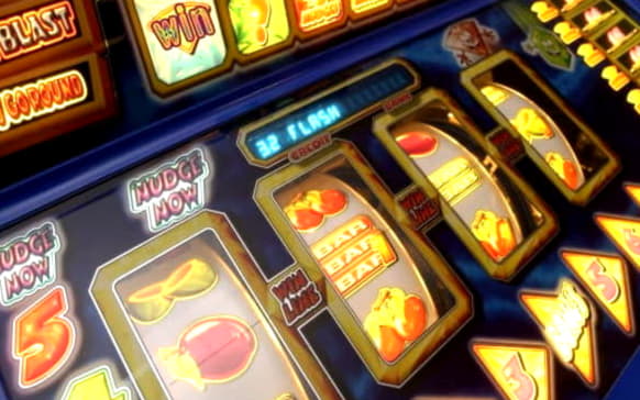 €270 Daily freeroll slot tournament at Royal Vegas Casino